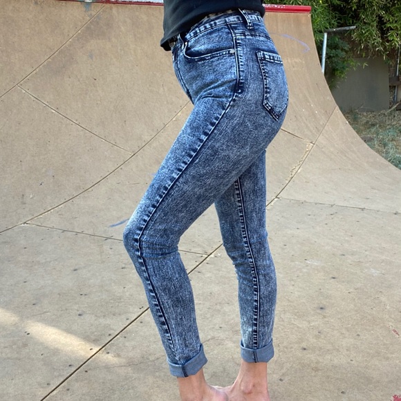 Acid Washed High Waisted Iris Jeans - Picture 2 of 5